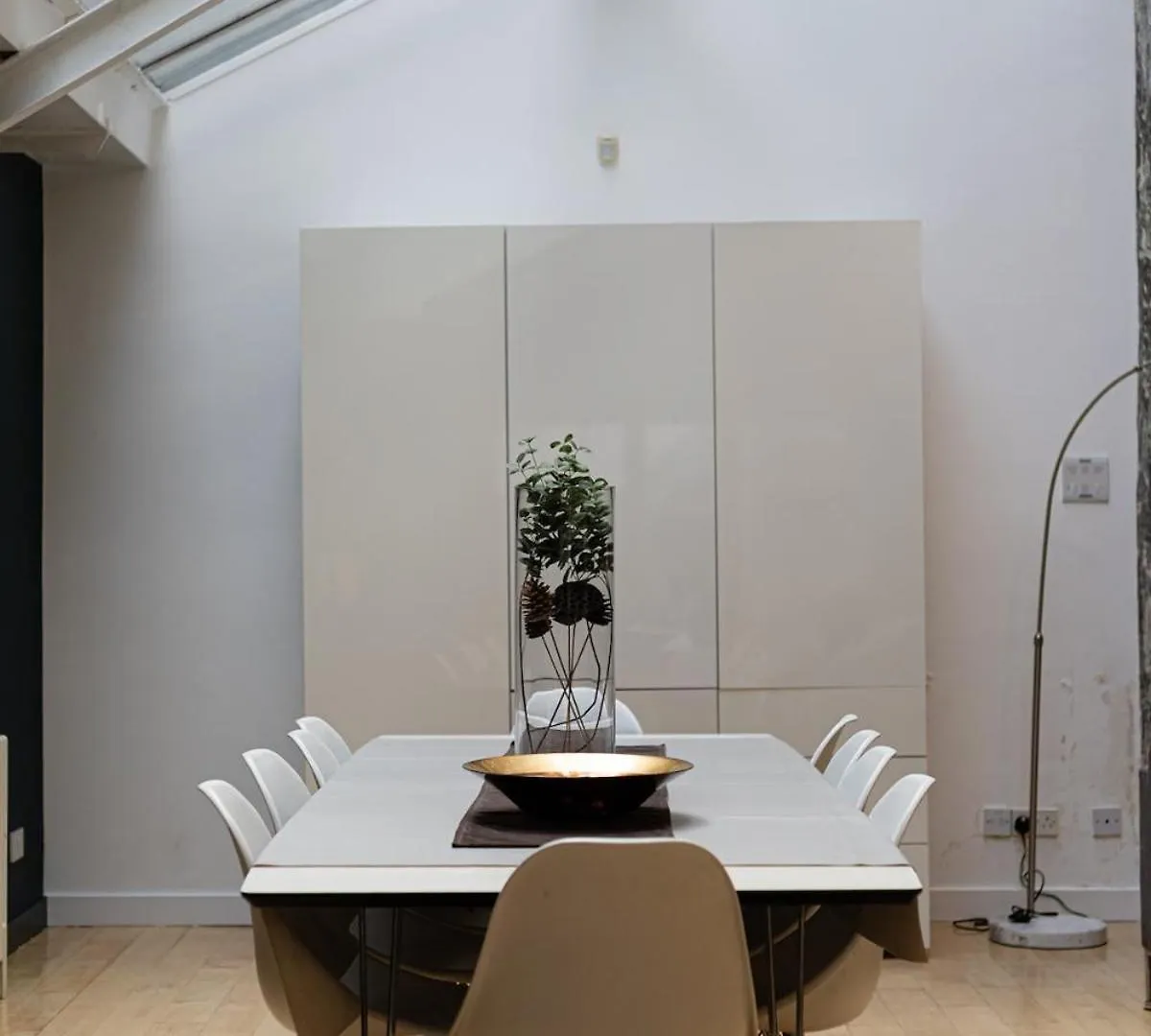 Shoreditch 6Bdr Penthouse Loft, Private Courtyard, Great For Families And Large Groups, Unique Warehouse Conversion, Trendy And Fun Location London