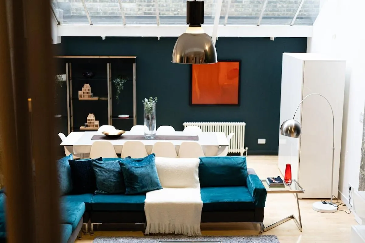 Shoreditch 6Bdr Penthouse Loft, Private Courtyard, Great For Families And Large Groups, Unique Warehouse Conversion, Trendy And Fun Location London