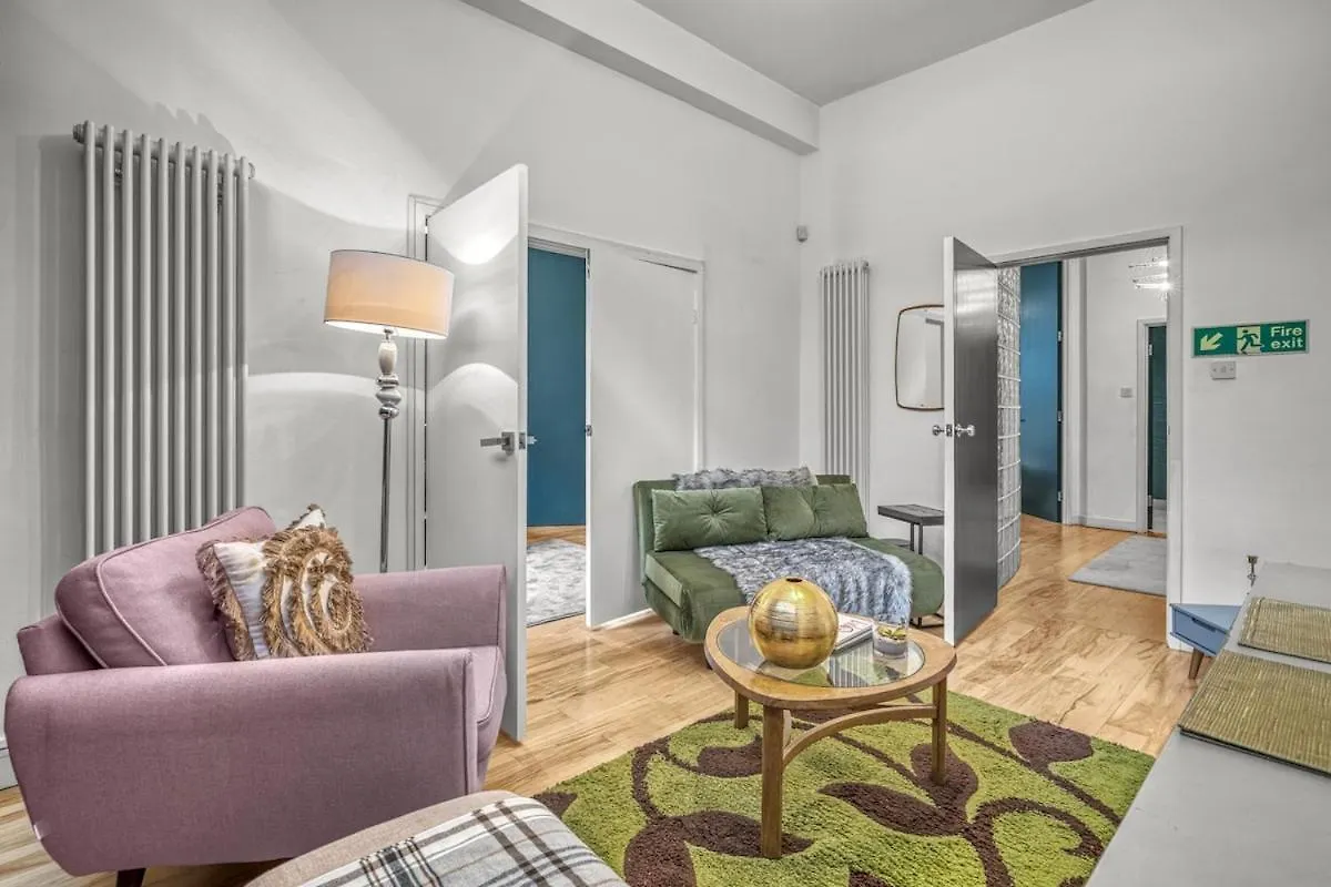 Shoreditch 6Bdr Penthouse Loft, Private Courtyard, Great For Families And Large Groups, Unique Warehouse Conversion, Trendy And Fun Location London